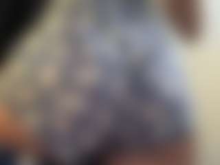 Live cam show with Elizabeth - Doggy on Lustler