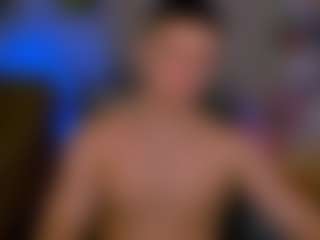 Live cam show with emmanuel-shine - Green Eyes on Mixed Magazine Live