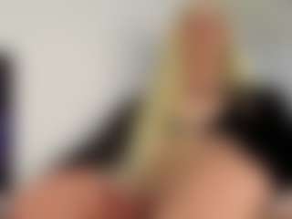 Aiunii's Live Sex Cam Show