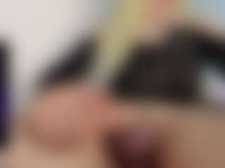 Live cam show with Aiunii - Green Eyes on googirlz
