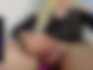 Live cam show with Aiunii - White on friskycurves.com | colombia