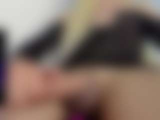 Aiunii's Live Sex Cam Show