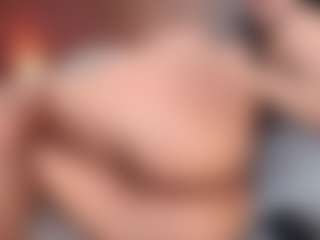 Live cam show with Luna-Rousse - Ass Clapping on crypto-cams