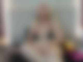 Live cam show with Queen - Blonde Hair on Camiplay Live