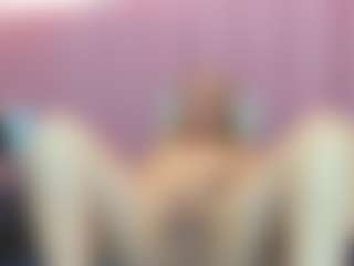 Live cam show with Queen - Spank on madthumbs