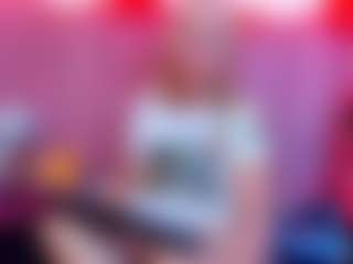 Live cam show with Queen - Green Eyes on Camsoda