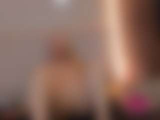 Queen's Live Sex Cam Show