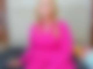 Live cam show with Queen - Small Tits on Stripli.com