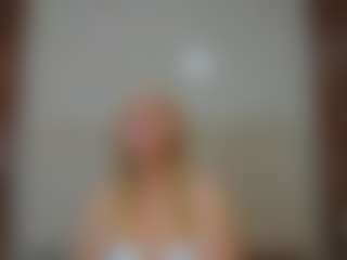 Live cam show with Queen - Brown Eyes on Camsoda.co
