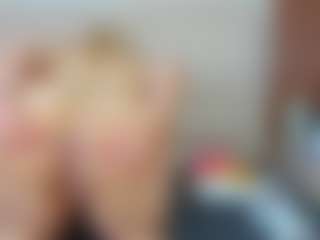 Live cam show with Queen - Spank on friskycurves.com