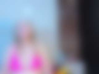 Live cam show with Queen - Tease on WildCum
