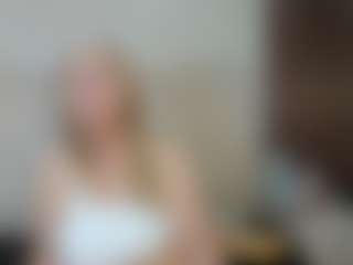 Spettacolo in cam dal vivo con Queen - Small Tits su Camsoda