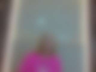 Live cam show with Queen Star - Large Tits on sexylive.show