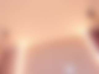 Live cam show with Queen Star - Small Tits on Gym Cam Girls