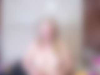 Live cam show with Queen Star - Small Tits on Camsoda
