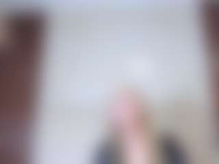 Live cam show with Queen Star - Big Tits on Camsoda