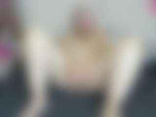 Live-camshow met Queen Star - Small Tits op Camsoda