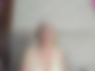 Live cam show with Queen Star - Large Tits on Mixed Magazine Live