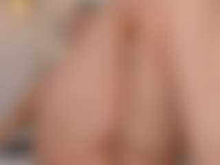 Live cam show with Mahiamontenegro - Middle Aged on Streamer API