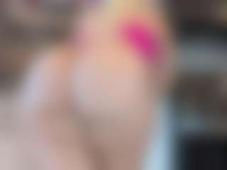 Live cam show with River Baby - Domination on madthumbs