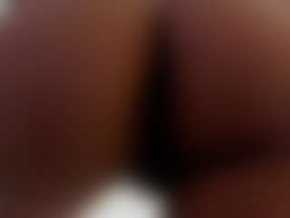 Live cam show with luna-hawks - Black Petite on Gym Cam Girls