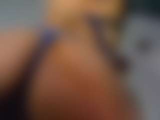 Live cam show with luna-hawks - Ebony Petite on Soda Cam