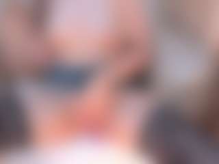 Live cam show with AnnaaBrooks - Average on Uber Horny