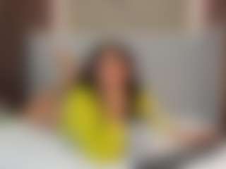 Live-Cam-Show mit HELEN - Average auf Camsoda