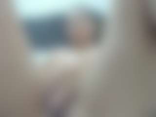 Live cam show with naya-10 - MILF on 1on1-livenow