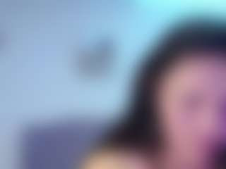 naya-10 MILF webcam performer live streaming