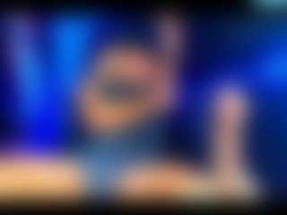 Live cam show with dylanDesiree - Smoking on liverealitysex.com
