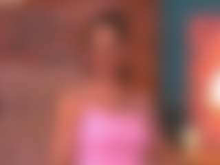Live cam show with queendiabla - Striptease MILF on StripNow