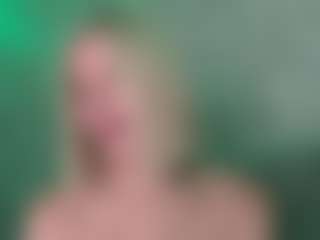 HienLeggans's Live Sex Cam Show