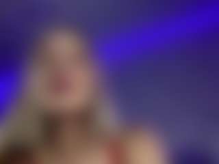 Live cam show with HienLeggans - Bedroom on https://playwithruby.com