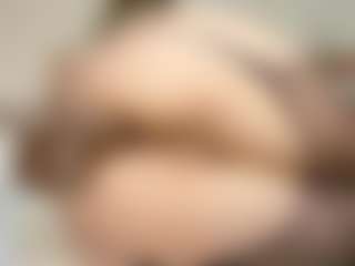 Live cam show with imyours01 - Colombia MILF on Uber Horny
