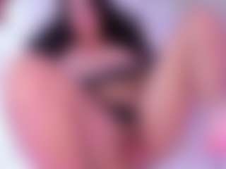 Live cam show with SaraRossi - Handjob on Fling VIP Chat
