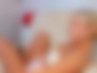 Live cam show with Stella-Leee - Body Massage on live18s.com