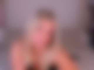 Live cam show with Stella-Leee - Sex on TeamSkeetLive