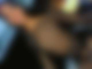 Live cam show with Daniiela-Foxx - Spank on Livezox
