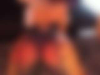 Live cam show with Tylla - Small Tits Brown Hair on xheatlive.com