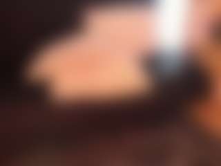 Live cam show with Tylla - Brown Eyes Brown Hair on xheatlive.com