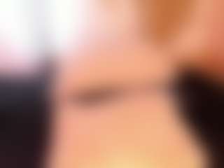 Live cam show with Tylla - Brown Hair on CamClone