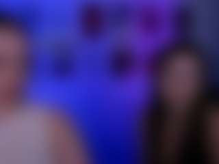 Live cam show with amalialowell - Strip on Camming Site