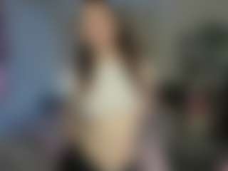 Live cam show with Ave - Upskirt on sexylivex.com