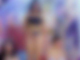 Live cam show with Luna and ALL - Facesitting on AdultVida.com