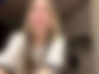 RobbynOkihara's Live Sex Cam Show