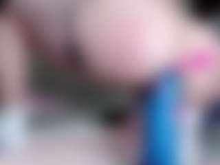 Live cam show with SaraGraf1 - MILF on live18s.com