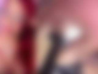 Live cam show with DannaScully - Lush MILF on Dolls Live