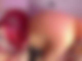 Live cam show with DannaScully - Shaved Pussy MILF on Camsoda
