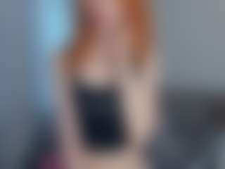 Live cam show with Mozelle - Spy on StripNow